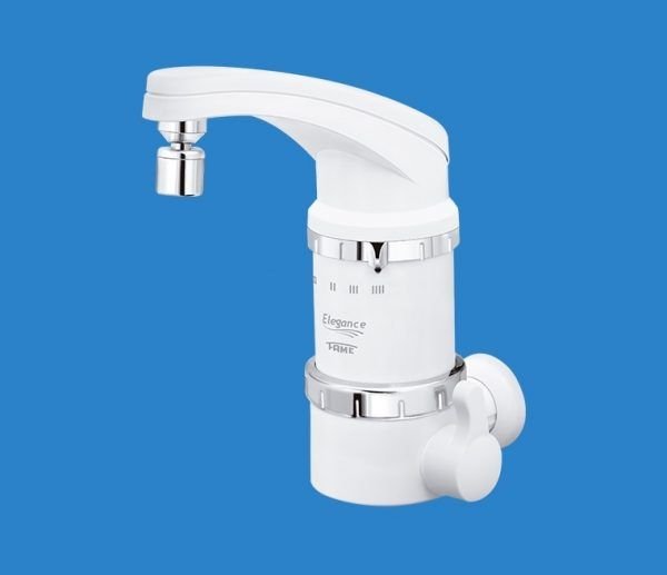 TORNEIRA ELETRICA 4T ELEGANCE PAREDE BRANCA 220V 5400W FAME